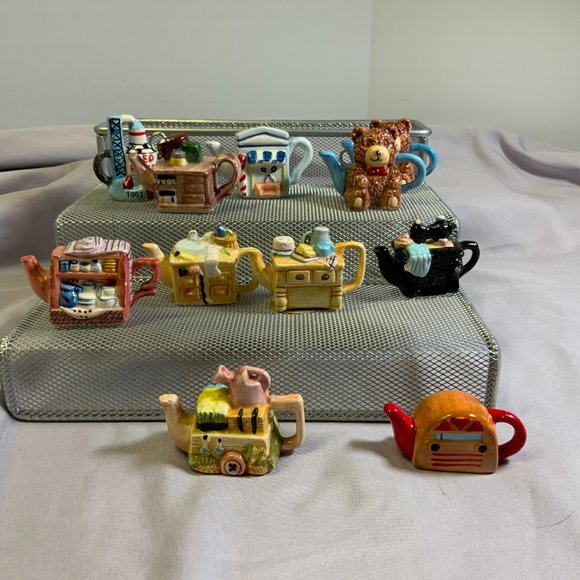 11 Red Rose Tea Miniature Teapots Collectible Figurines - Picture 3 of 6